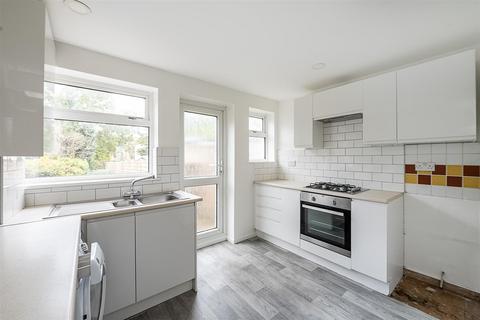 2 bedroom terraced house for sale, Cravells Road, Harpenden