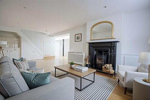 2 bedroom semi-detached house for sale, Station Road, Sunningdale