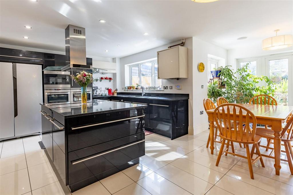 1 Kings wood  (16).jpg