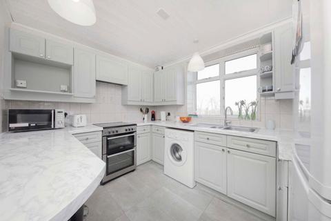 28, Berkeley House Albany Road, Brentford, TW8 0ND