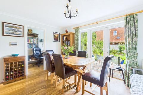 4 bedroom detached house for sale, The Paddock, Hatfield, AL10