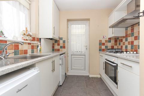 2 bedroom semi-detached bungalow for sale, Warwick Road, Wellingborough NN8