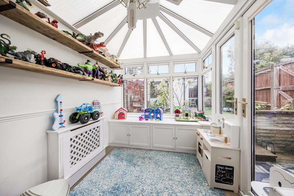 Doctor Photo - Sun Room - 66 Edward Street