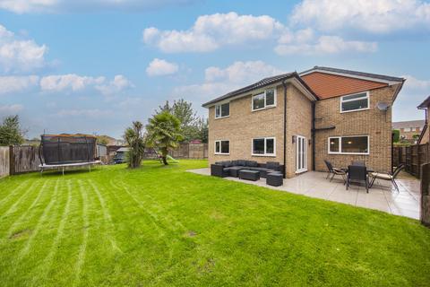 undefined, Scarletts Close, Uckfield
