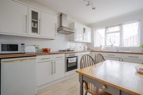 3 bedroom maisonette for sale, Keeler Close, Windsor