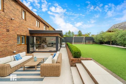 5 bedroom detached house for sale, Coed Y Wenallt, Rhiwbina, Cardiff