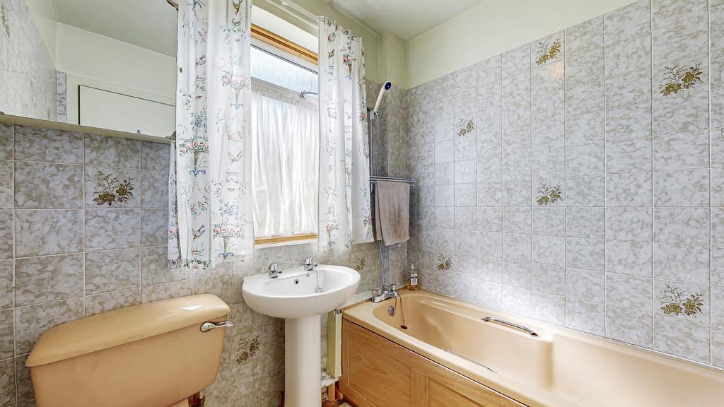 25-print-129 Churchill Drive 21