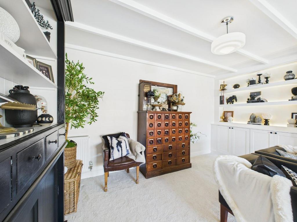 CAM04169 G0-PR0139-STILL043.jpg