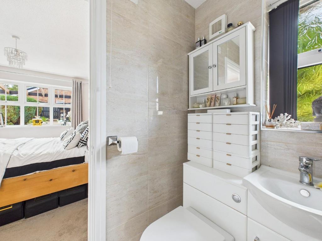 CAM04169 G0-PR0139-STILL015.jpg