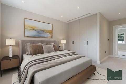 undefined, Chase Side, Southgate - The Lawns