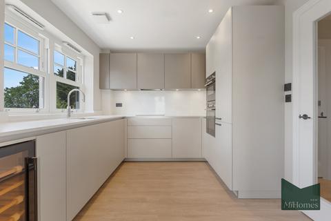 undefined, Chase Side, Southgate - The Lawns