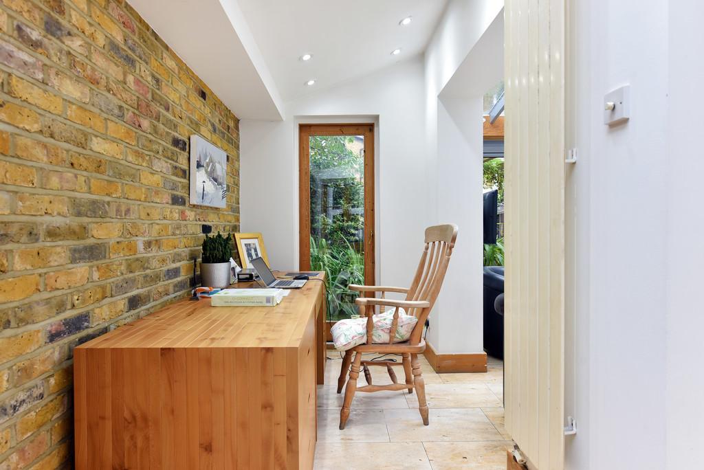 22 Meynell Crescent (3)
