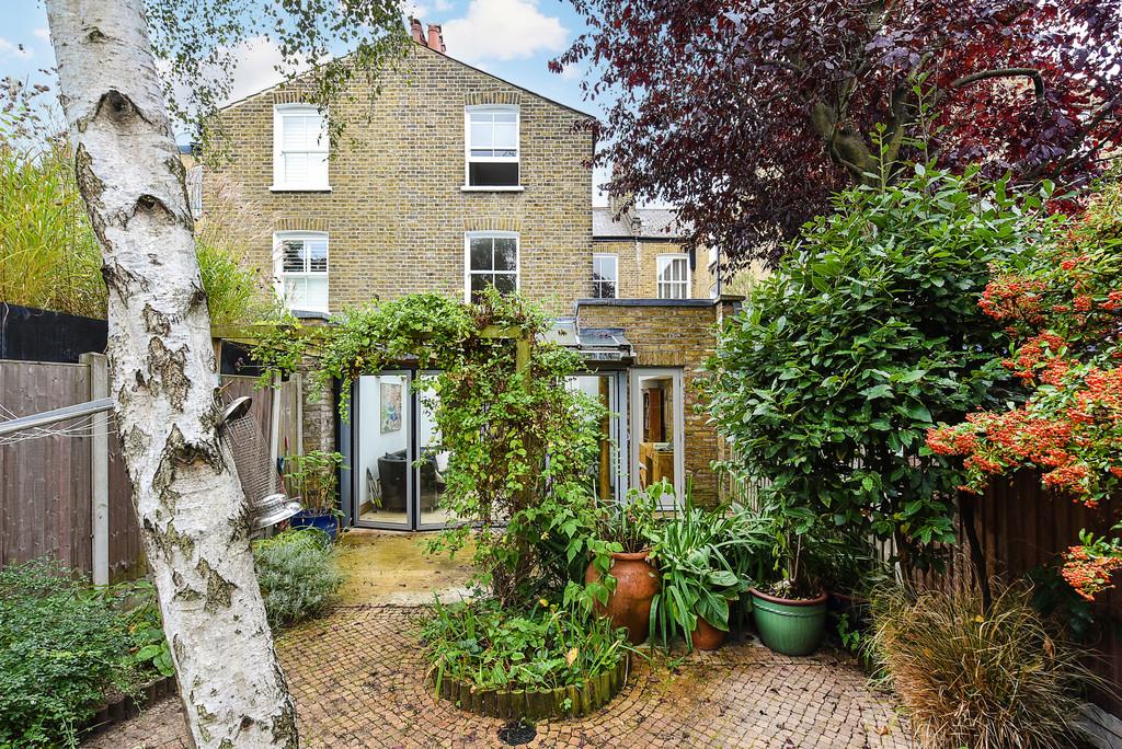 22 Meynell Crescent (9)
