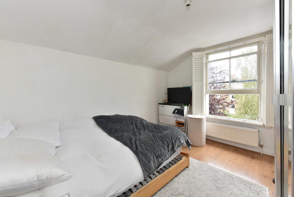 22 Meynell Crescent (15)