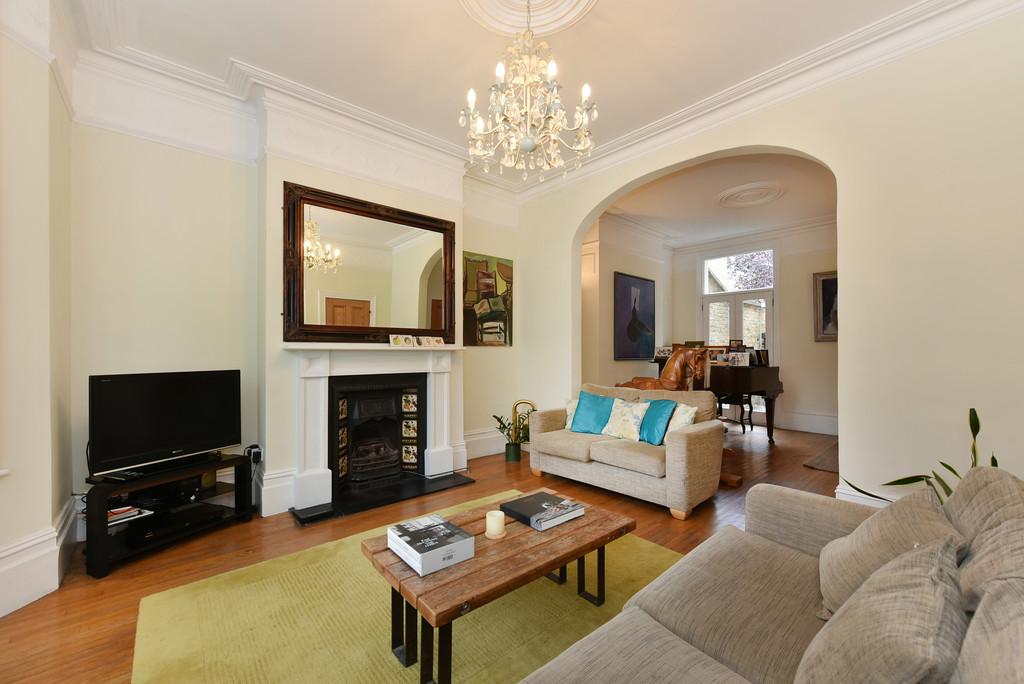 22 Meynell Crescent (23)