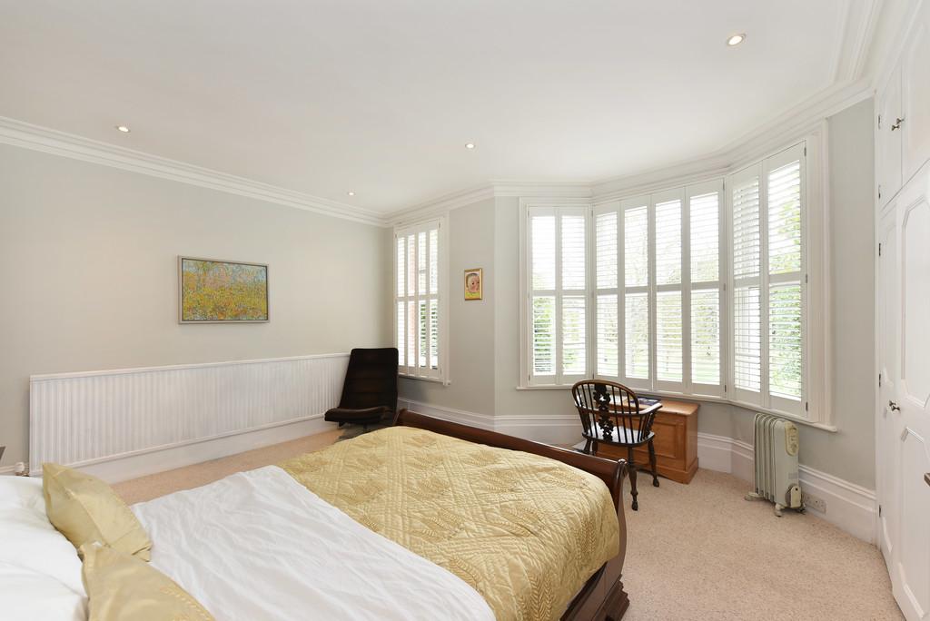 22 Meynell Crescent (18)
