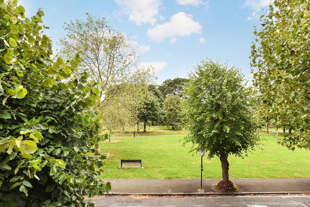 22 Meynell Crescent (26)