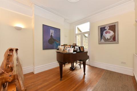 22 Meynell Crescent, London, E9 7AS