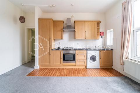 2 bedroom apartment to rent, Great North Road, Highgate, London