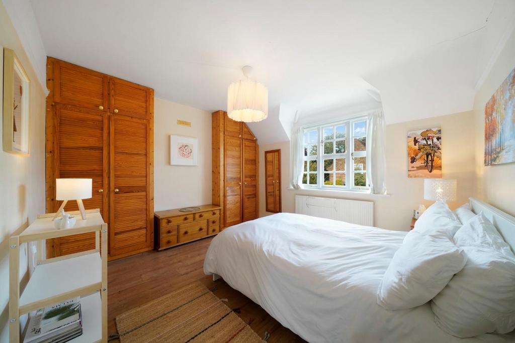 Main Bedroom 1.jpg