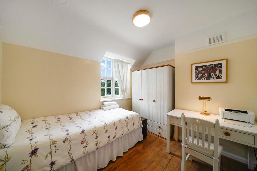 Third Bedroom.jpg