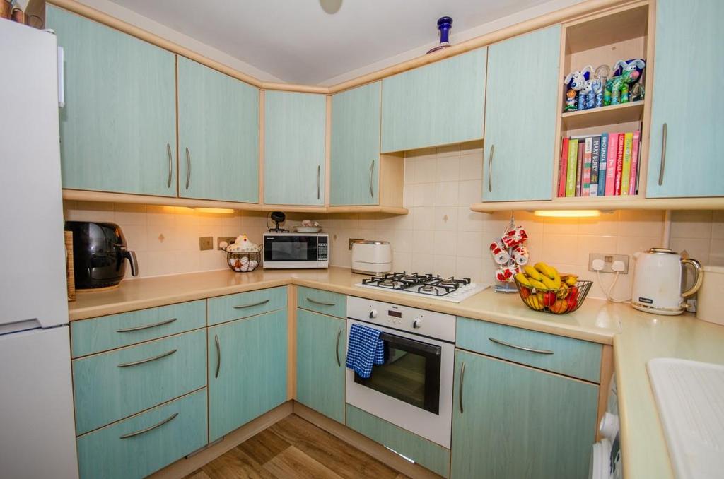 Kitchen pic 2.jpg