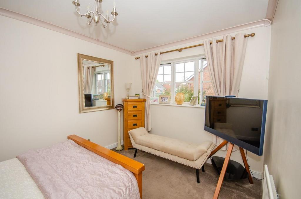 Bedroom 1 pic 2.jpg