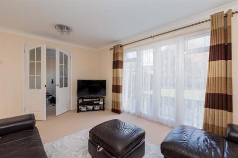 undefined, Earls Lane, Cippenham