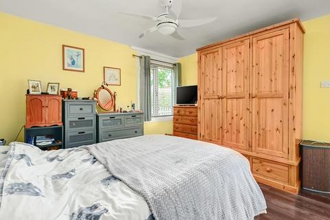 43 Warwick Road, Winklebury, Basingstoke, RG23 8DY
