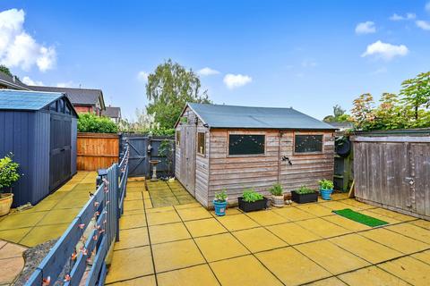 43 Warwick Road, Winklebury, Basingstoke, RG23 8DY