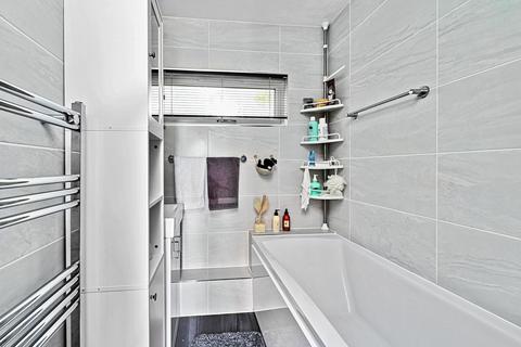 43 Warwick Road, Winklebury, Basingstoke, RG23 8DY