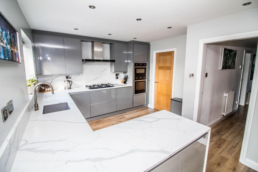 Kitchen Pic 2.
