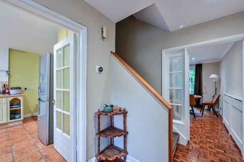 12 Brooklyn Close, Woking, GU22 7TH