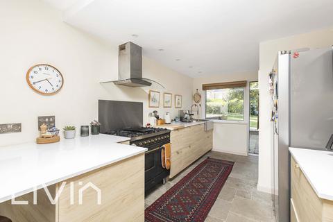 62 Crofters Mead, Croydon, CR0 9HT