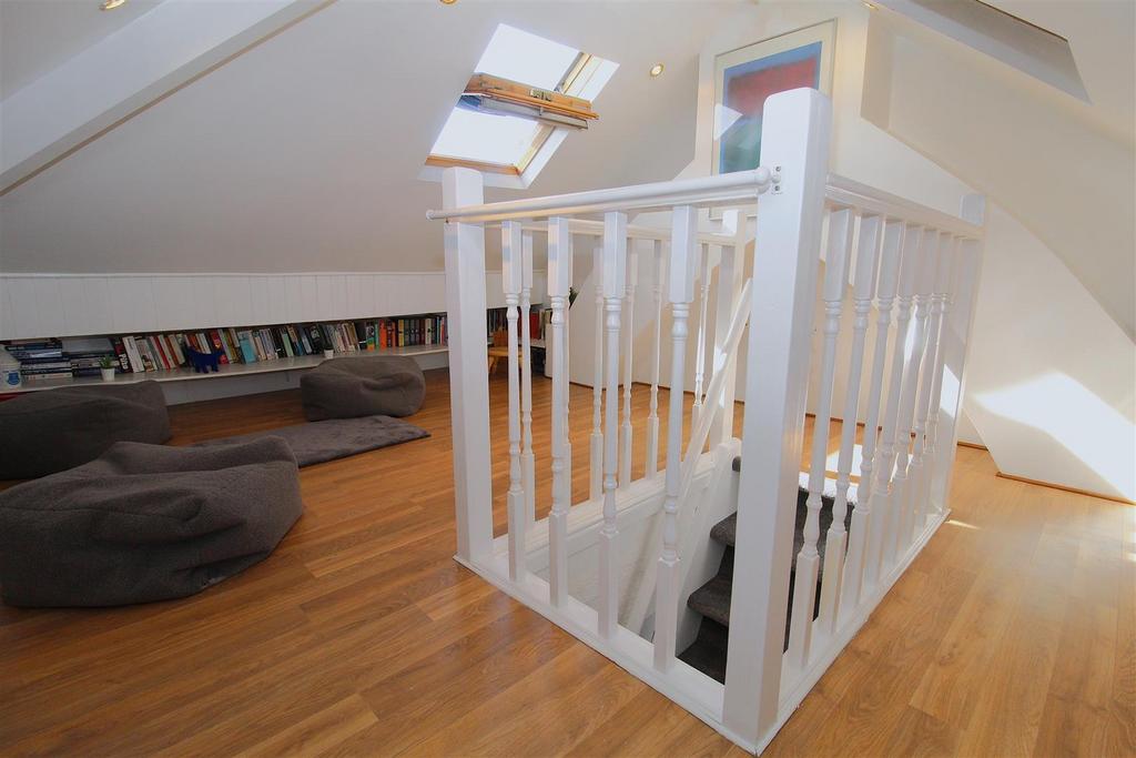 Loft1.JPG