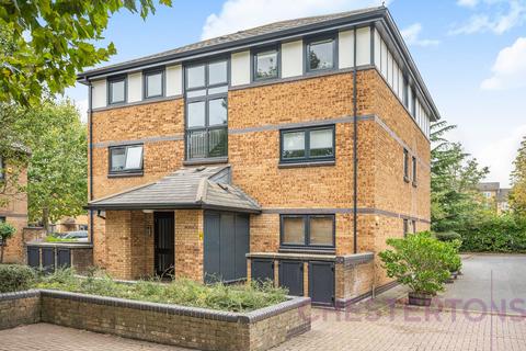 2 bedroom flat to rent, Taeping Street, London