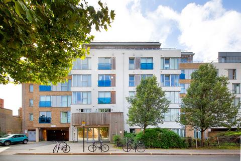 1 bedroom flat for sale, Gooch House, 63-75 Glenthorne Road, London