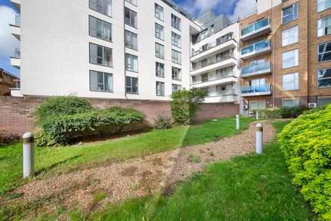 1 bedroom flat for sale, Gooch House, 63-75 Glenthorne Road, London