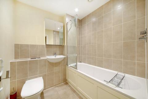 1 bedroom flat for sale, Gooch House, 63-75 Glenthorne Road, London