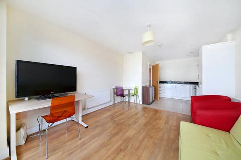 1 bedroom flat for sale, Gooch House, 63-75 Glenthorne Road, London
