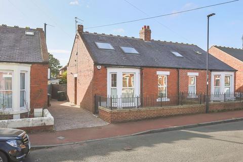 3 bedroom semi-detached bungalow for sale, Oakfield Terrace, Gosforth, Newcastle Upon Tyne