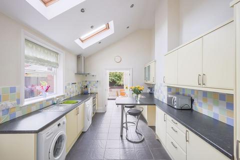 3 bedroom semi-detached bungalow for sale, Oakfield Terrace, Gosforth, Newcastle Upon Tyne