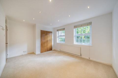 12 Warren Road, Purley, CR8 1AA