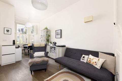 3 bedroom end of terrace house for sale, Wendell Road W12