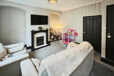 3 bedroom terraced house to rent, All Souls Terrace, West Yorkshire HX3