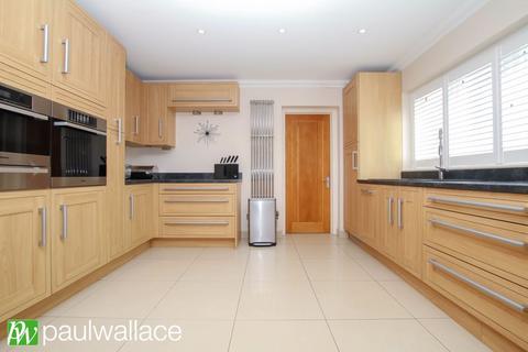 5 bedroom detached house for sale, Woodstock Road, Broxbourne