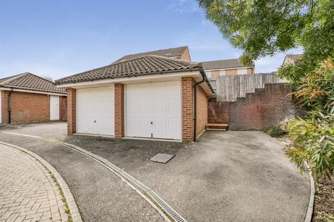 undefined, Clifton Moor, Milton Keynes MK5