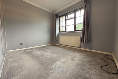 33 Shelley Drive, Sutton Coldfield, B74 4YD
