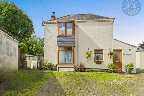 “Cornish Cottage Living with Spacious Garden, Parking & Entertaining Terrace”