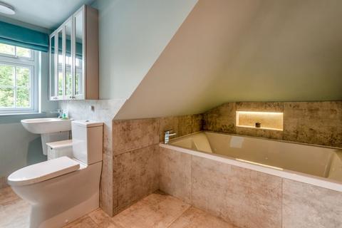 Wyndene Crest Hill, Peaslake, Guildford, GU5 9PE